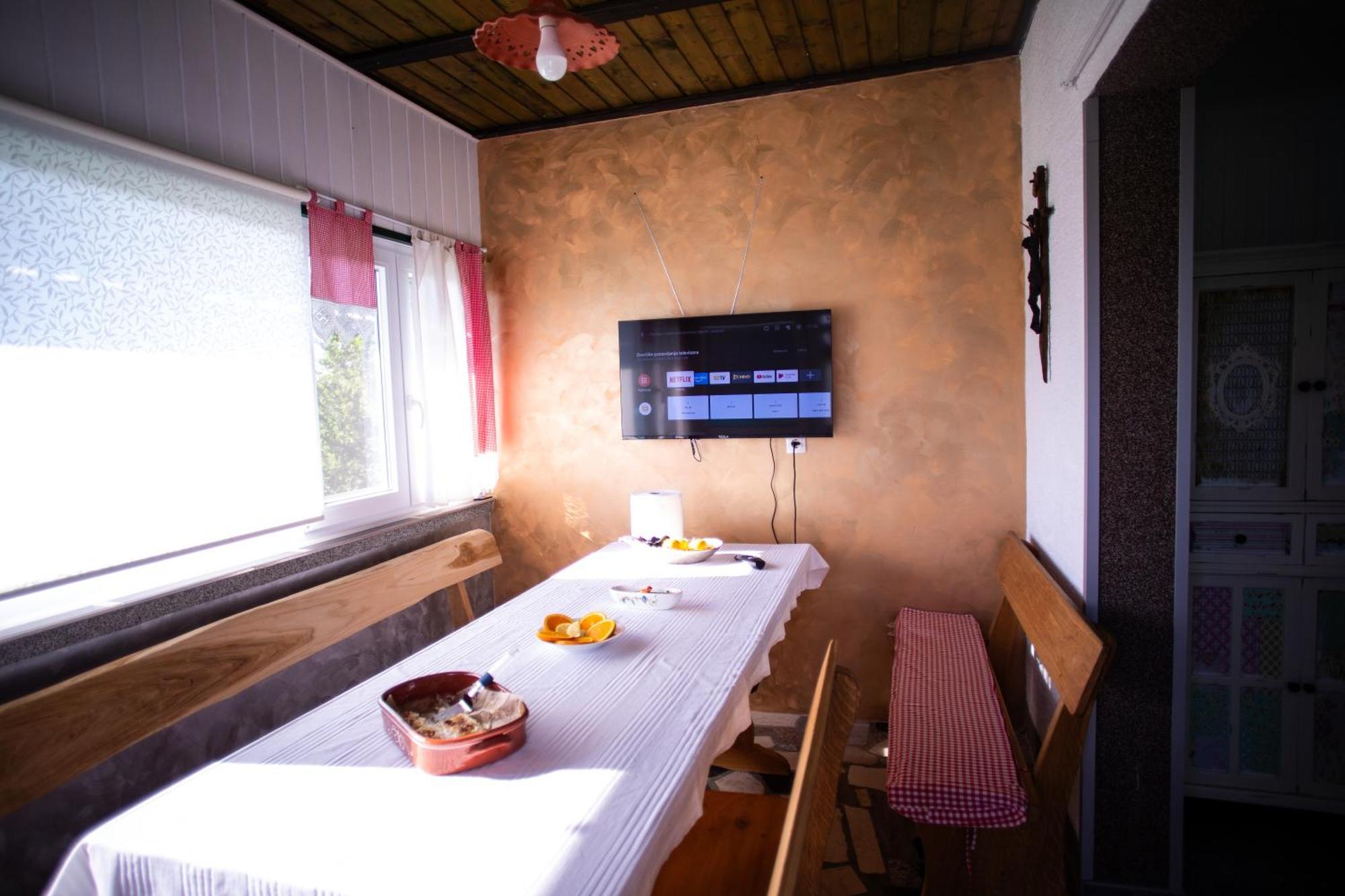Kuca Za Odmor Jurino Gnijezdo Appartement Jarki Horvaticevi Buitenkant foto